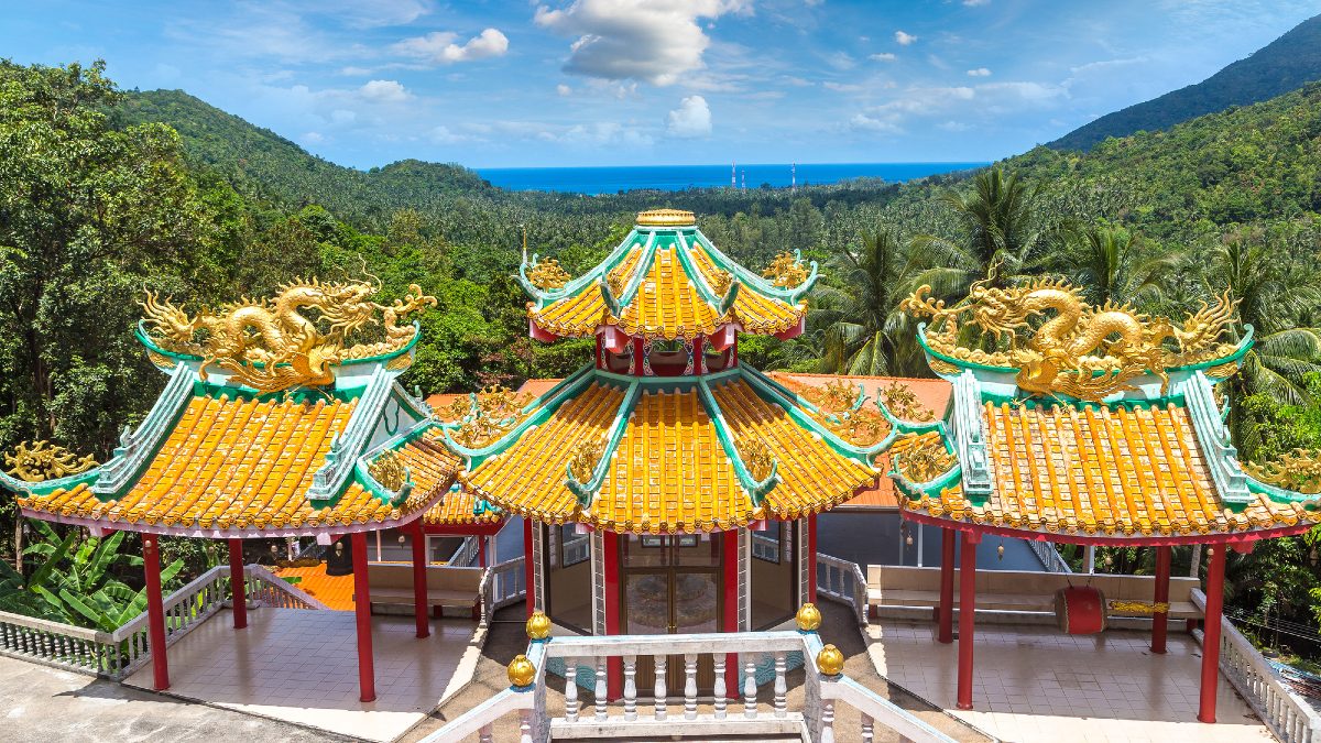 Tempio Wat Chaloklum isola Koh Phangan